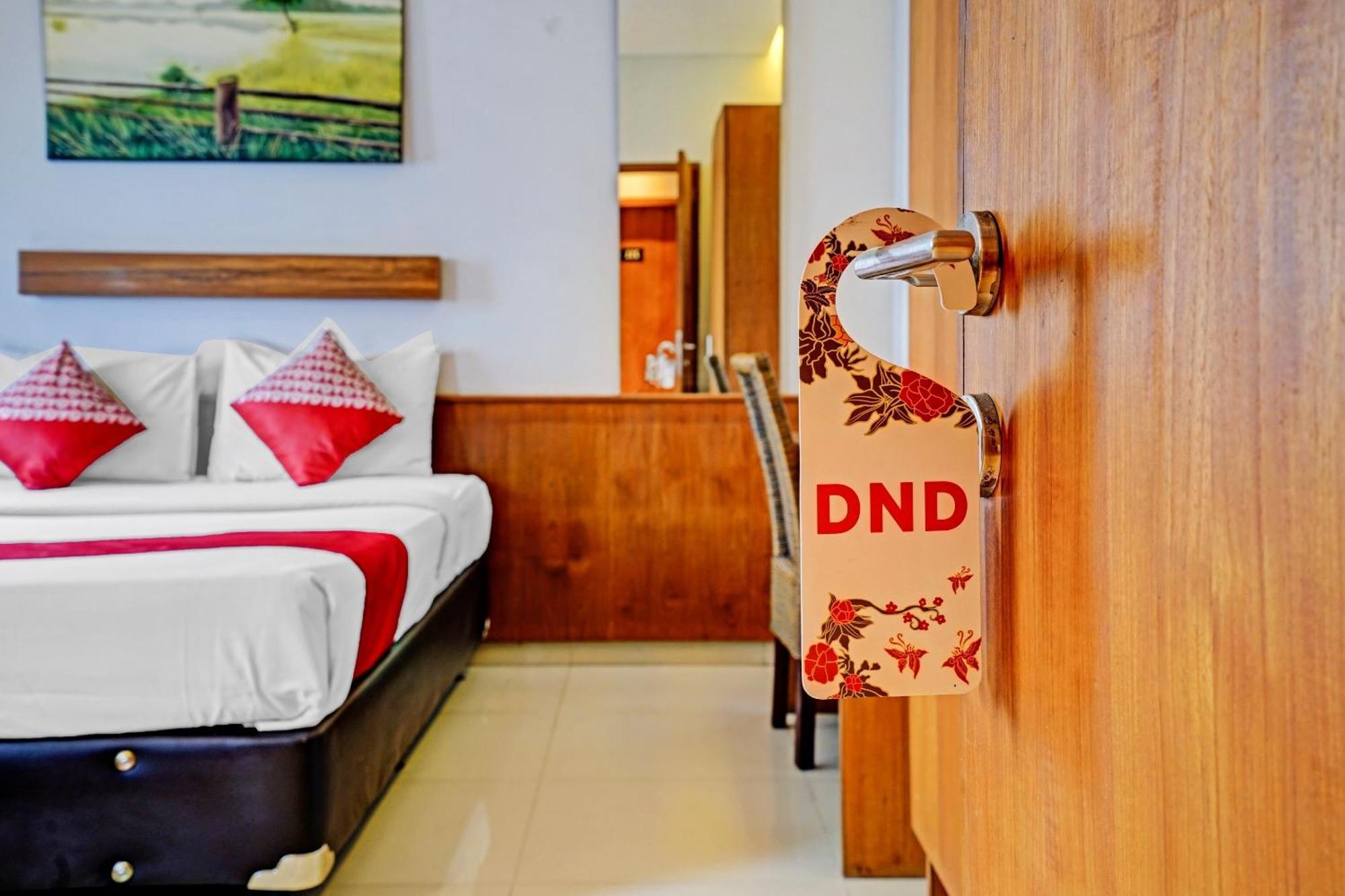 Collection O Riau Near Trans Studio Bandung Formerly Hotel Montameri מראה חיצוני תמונה